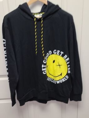 NWT Smileyworld  Black long sleeve Hoodie with Yellow Smiley & side seam pockets